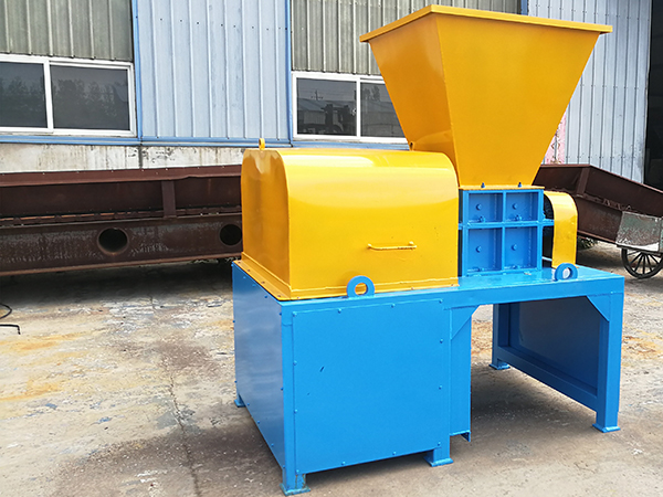 電線(xiàn)電路板撕碎機(jī)